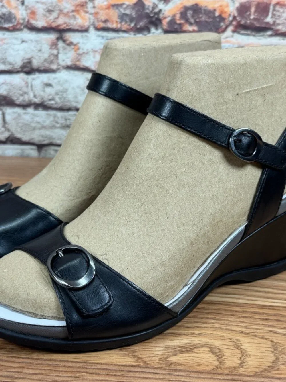 Dansko Leather Wedge Sandals Arielle Black Women's Sz 40 -9.5/10 Buckle Comfort